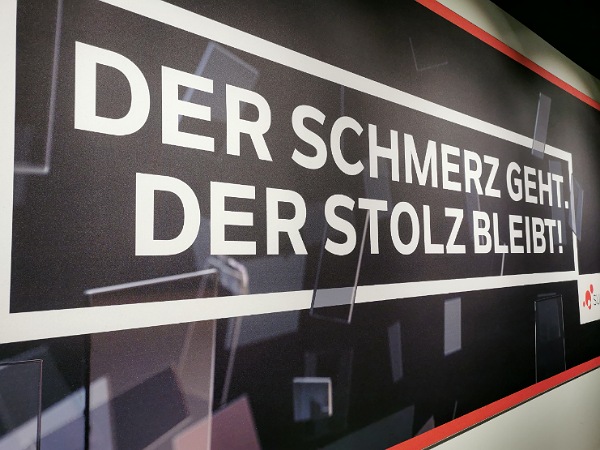 Spruch im Fitnessstudio der Schmerz geht, der Stolz bleibt